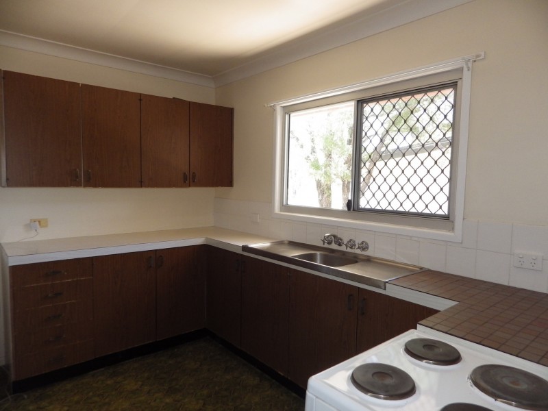 6 Howard Street, Roma QLD 4455