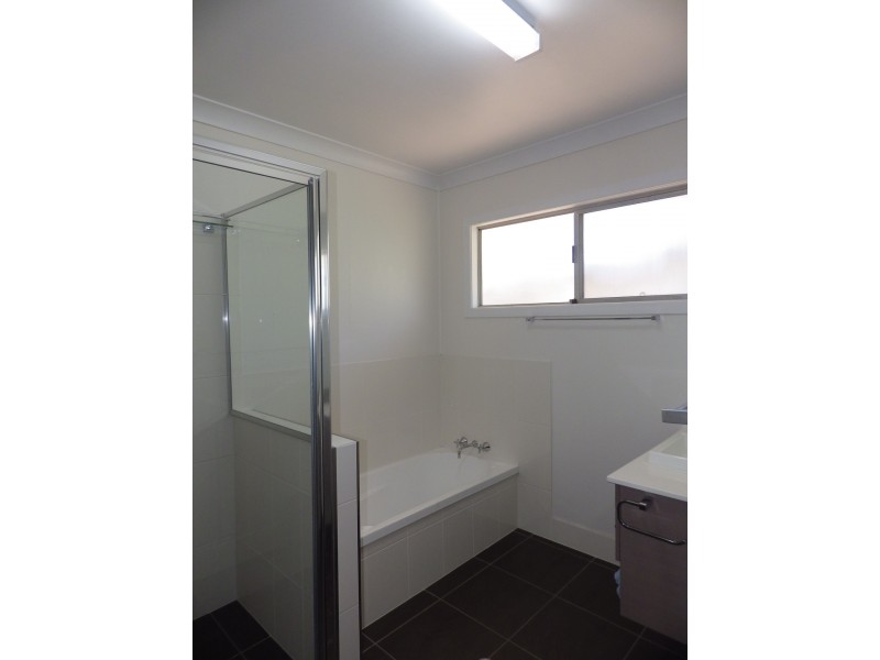 6 Howard Street, Roma QLD 4455