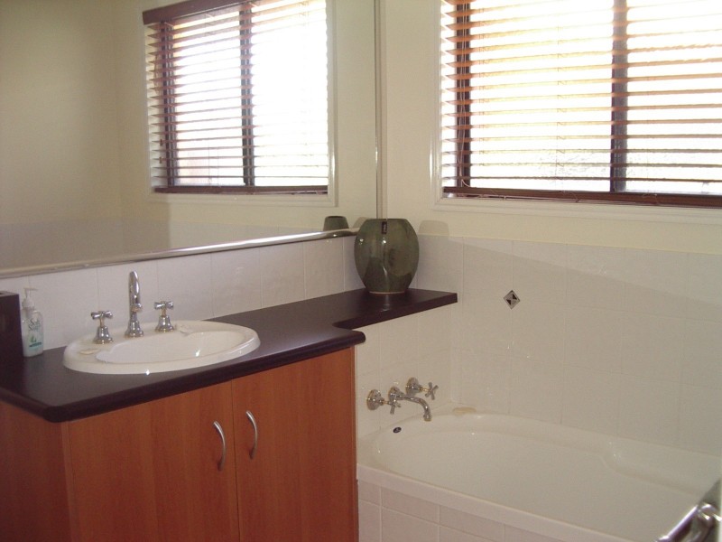 29 Karalee Court, Roma QLD 4455