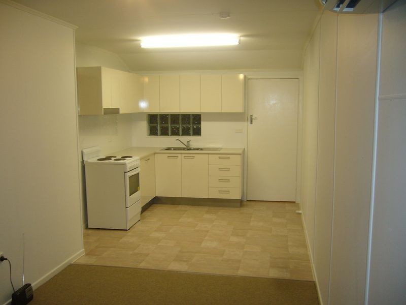 2/16 Duke Street, Roma QLD 4455