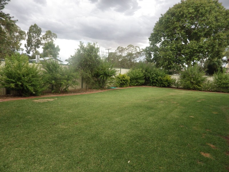 99 Miscamble Street, Roma QLD 4455