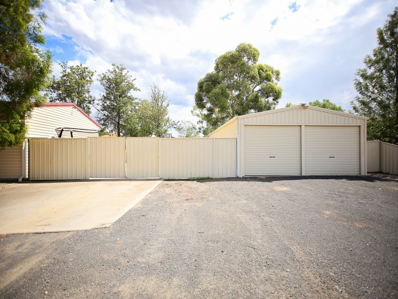 99 Miscamble Street, Roma QLD 4455