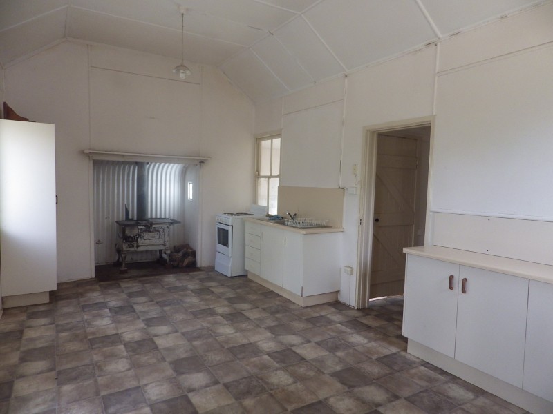 13 Sheffield Street, Mitchell QLD 4465