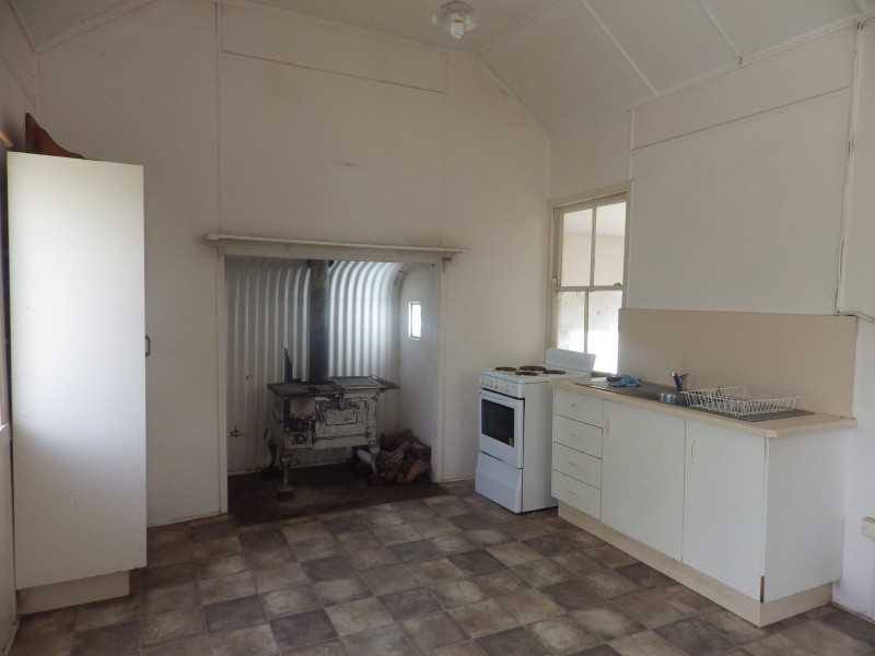 13 Sheffield Street, Mitchell QLD 4465