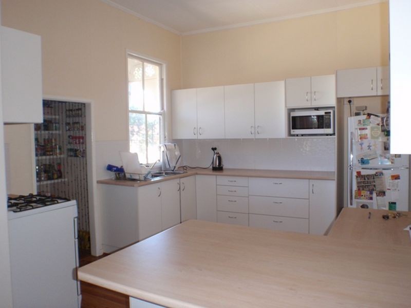 22 Hunter Street, Roma QLD 4455