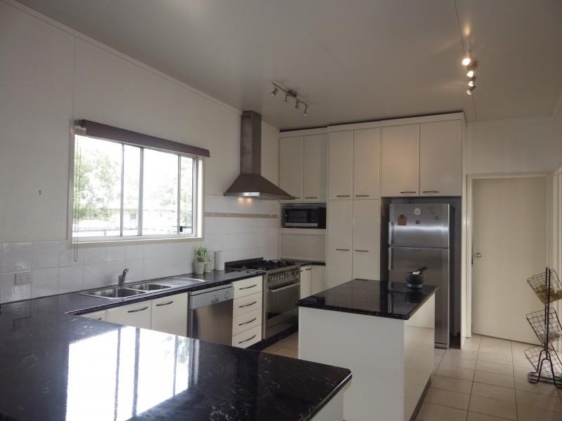 18 Queen Street, Roma QLD 4455