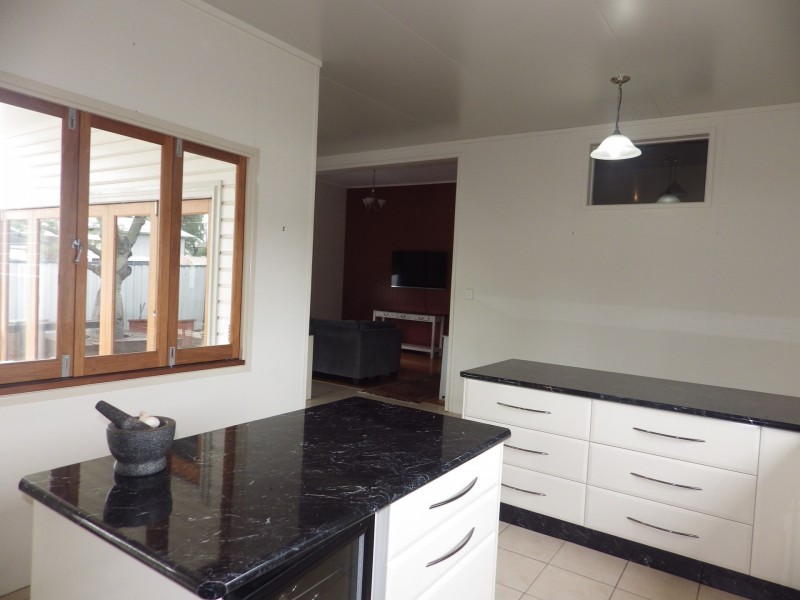 18 Queen Street, Roma QLD 4455