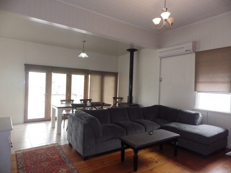 18 Queen Street, Roma QLD 4455