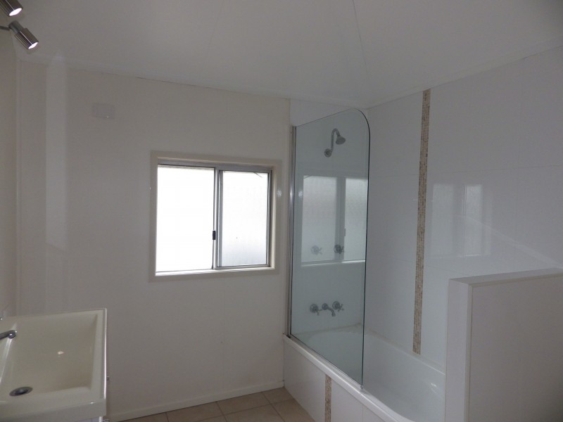 18 Queen Street, Roma QLD 4455