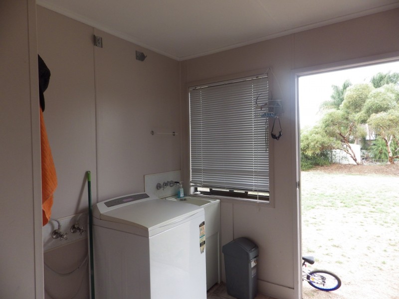 7-9 Station Street, Injune QLD 4454