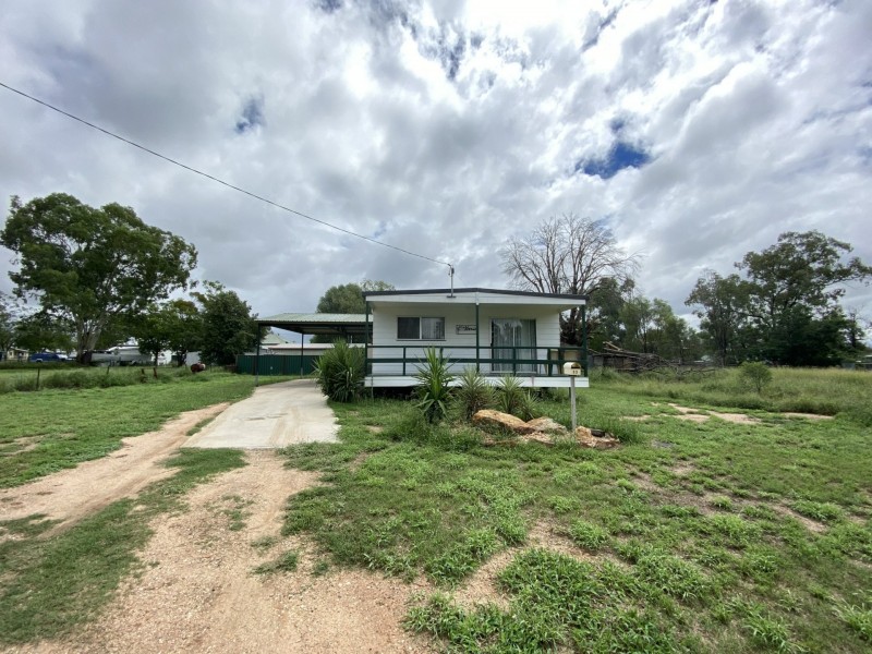 33 Edinburgh Street, Mitchell QLD 4465