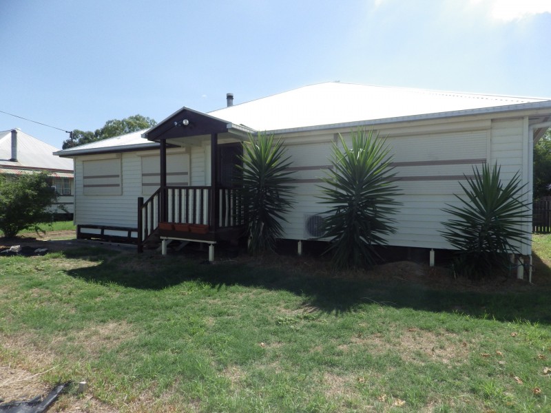 75 Hawthorne Street, Roma QLD 4455