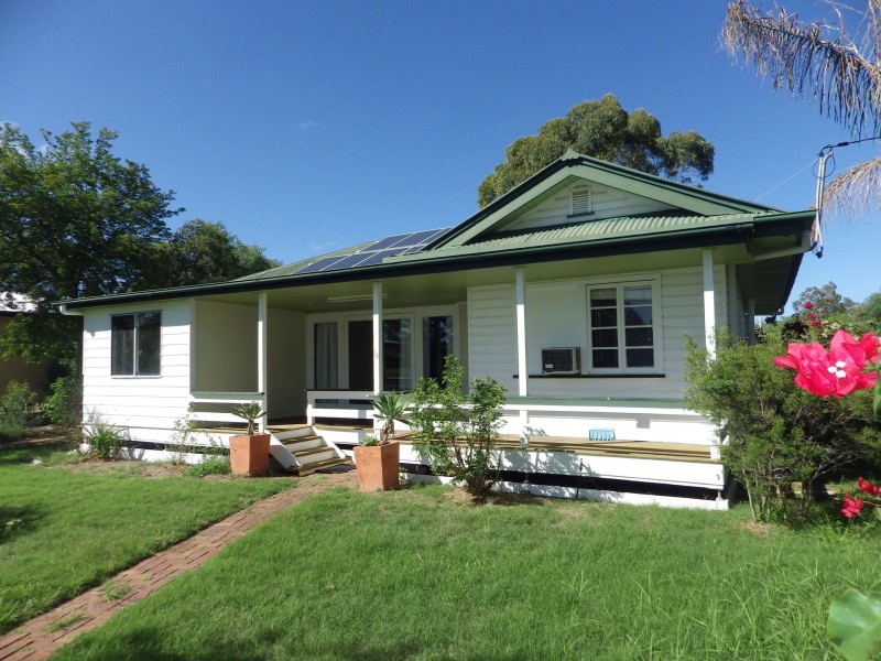 14 Russell Street, Roma QLD 4455