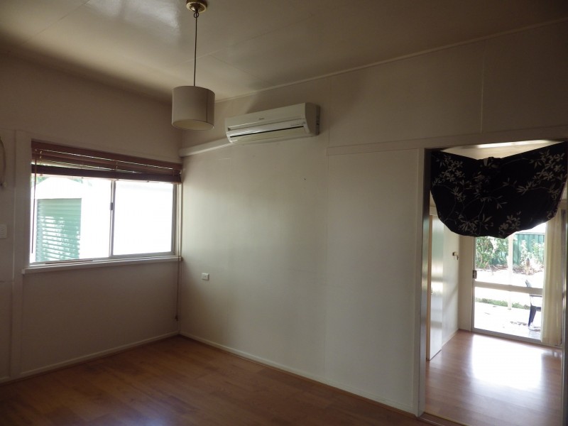 14 Russell Street, Roma QLD 4455