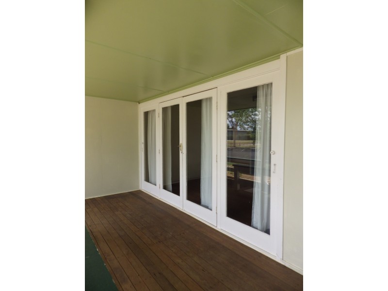 14 Russell Street, Roma QLD 4455