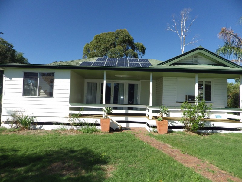 14 Russell Street, Roma QLD 4455