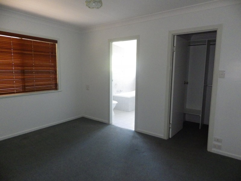 34 Derry Street, Roma QLD 4455