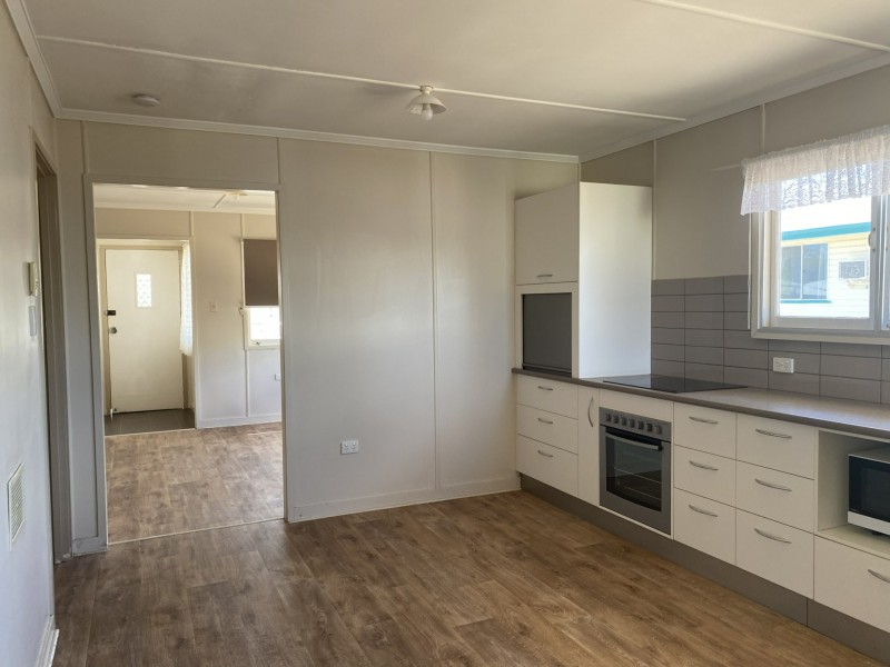 126 Currey Street, Roma QLD 4455