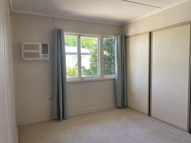 126 Currey Street, Roma QLD 4455