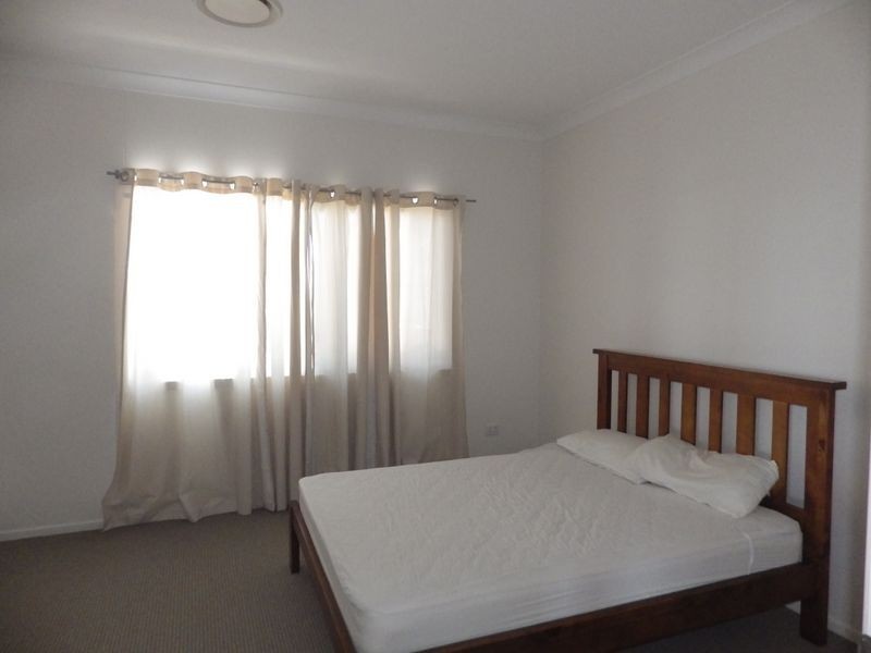 6 Lockyer Crescent, Roma QLD 4455