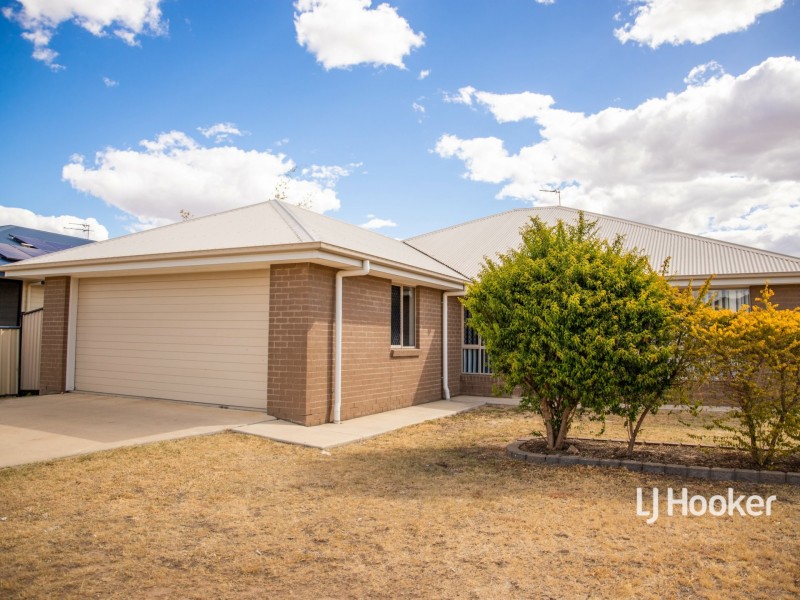 11 Lockyer Crescent, Roma QLD 4455