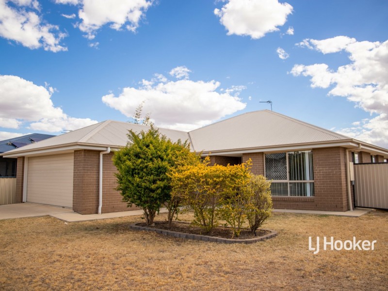 11 Lockyer Crescent, Roma QLD 4455