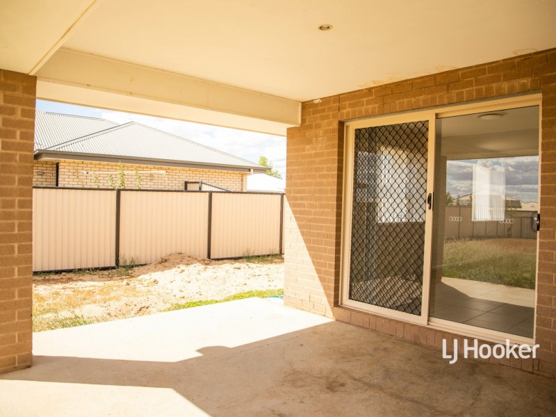 11 Lockyer Crescent, Roma QLD 4455