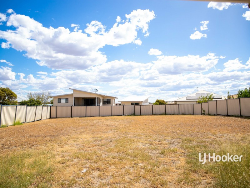 11 Lockyer Crescent, Roma QLD 4455