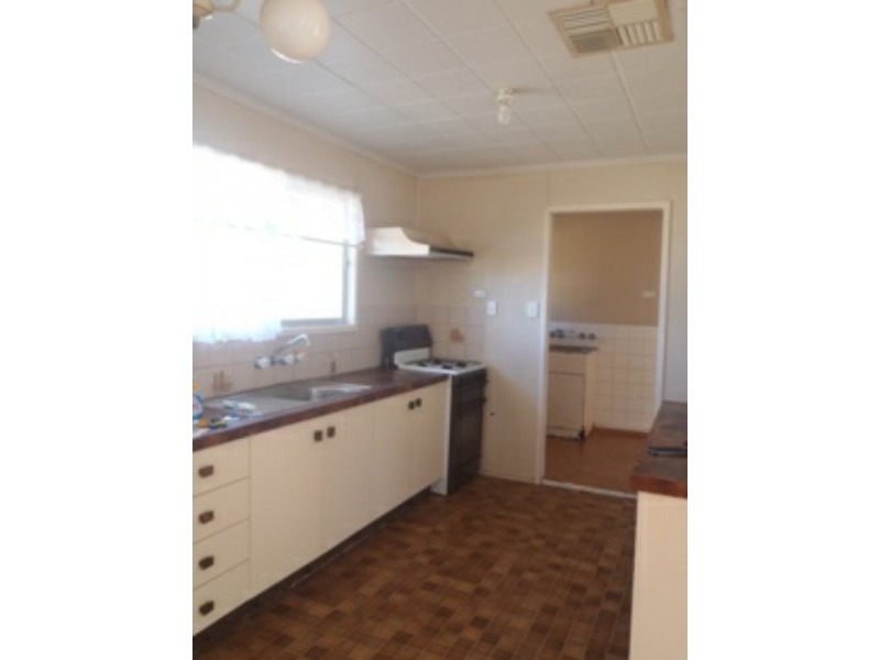 8 Foott Street, Roma QLD 4455