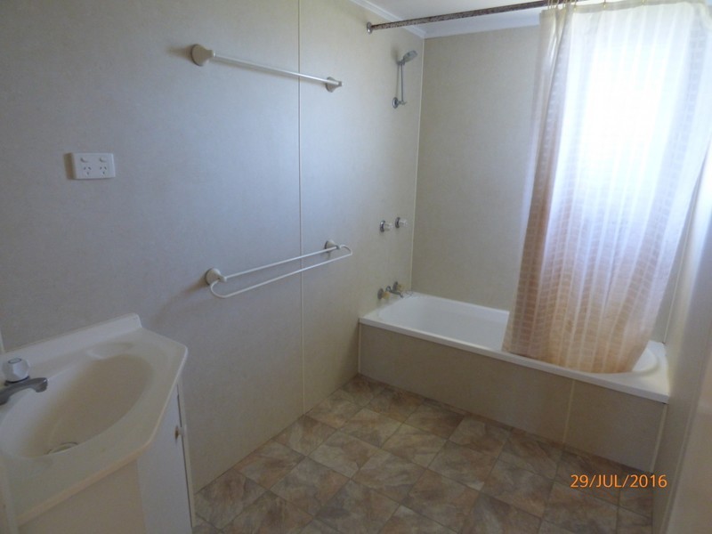 26 Luff Street, Roma QLD 4455