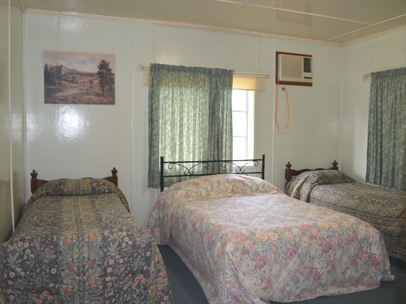 13 Hunter Street, Roma QLD 4455