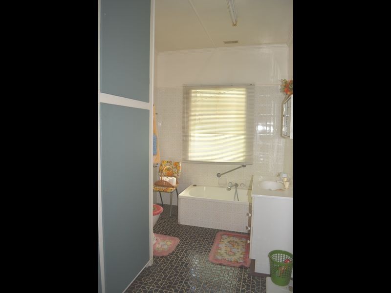 13 Hunter Street, Roma QLD 4455