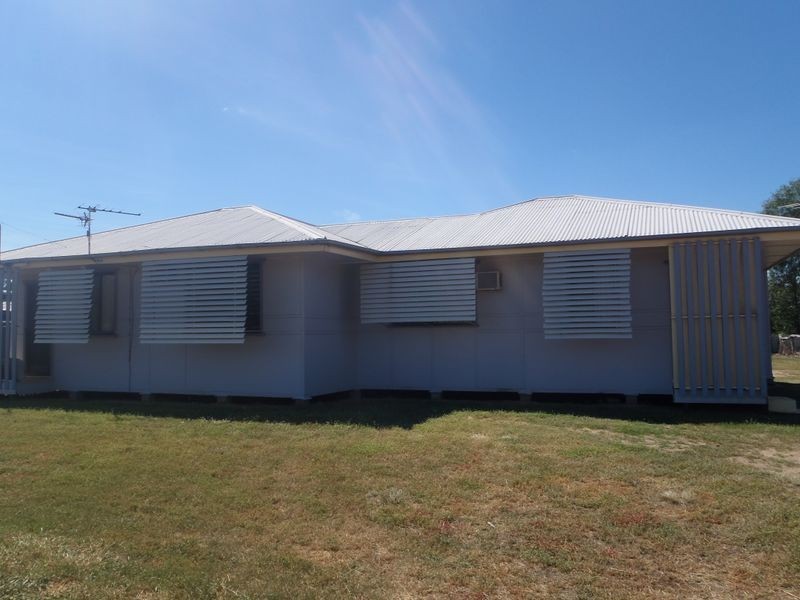 2 Arthur Street, Roma QLD 4455