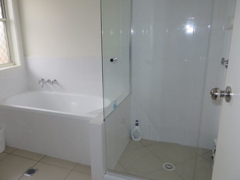 16 Courtney Street, Roma QLD 4455