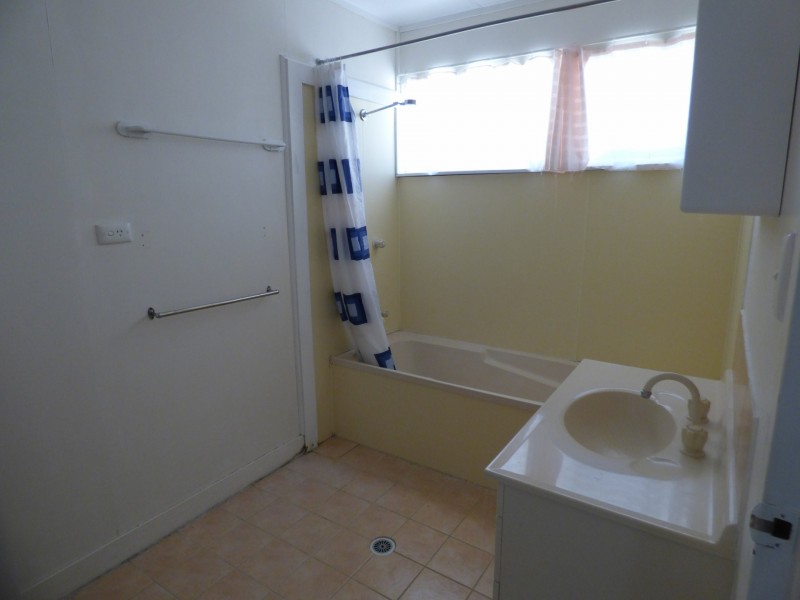 3 Wright Street, Roma QLD 4455