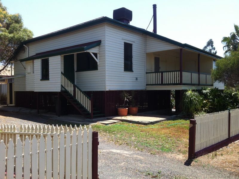 30 Northern Road, Roma QLD 4455