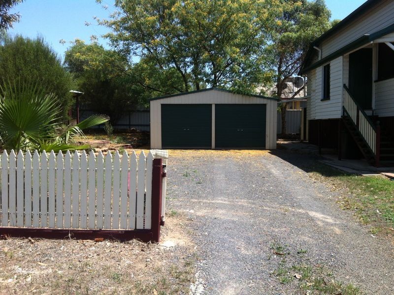 30 Northern Road, Roma QLD 4455