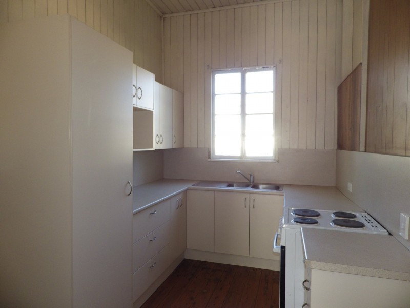 132 Arthur Street, Roma QLD 4455