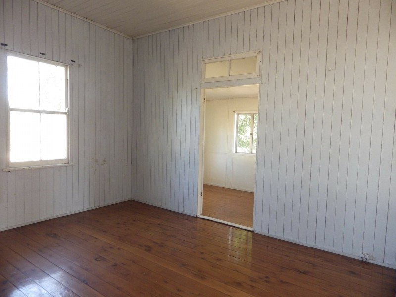 132 Arthur Street, Roma QLD 4455