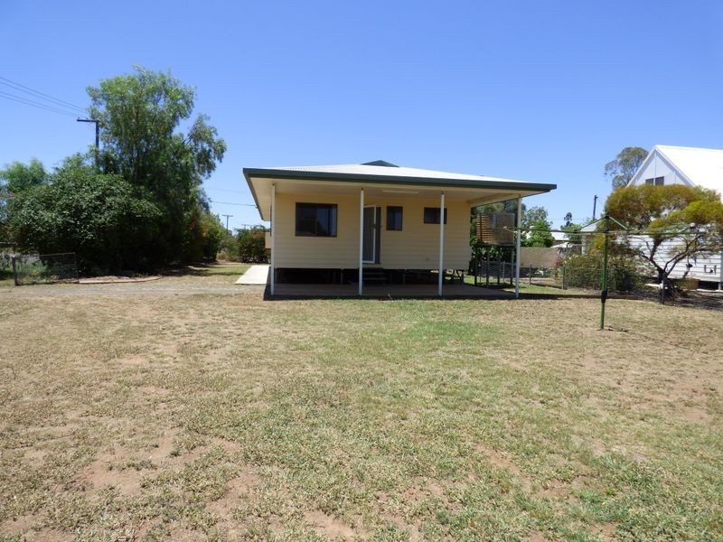 24 Derry Street, Roma QLD 4455
