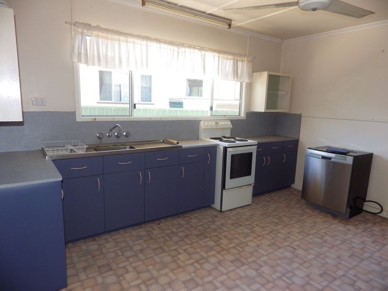 27 Jackson Street, Roma QLD 4455