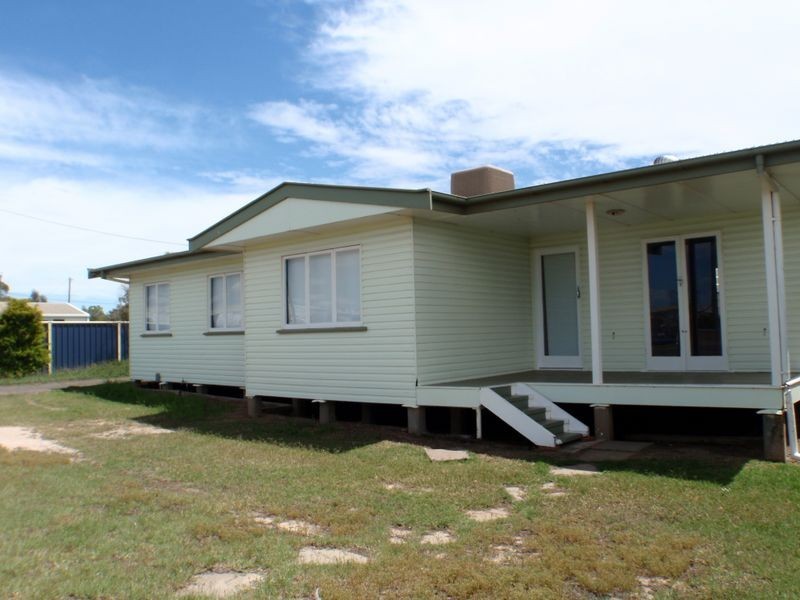 95 Raglan Street, Roma QLD 4455