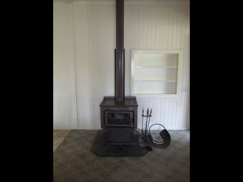 19 Creek Street, Yuleba QLD 4427