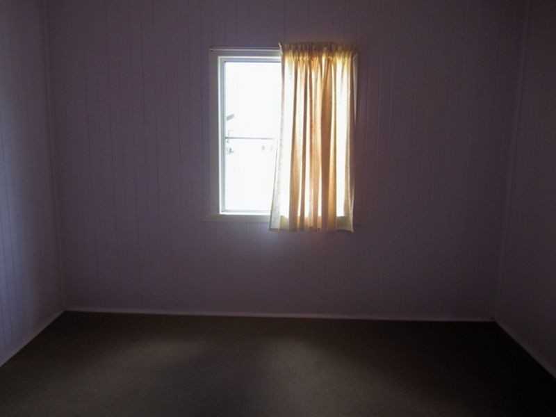 19 Creek Street, Yuleba QLD 4427