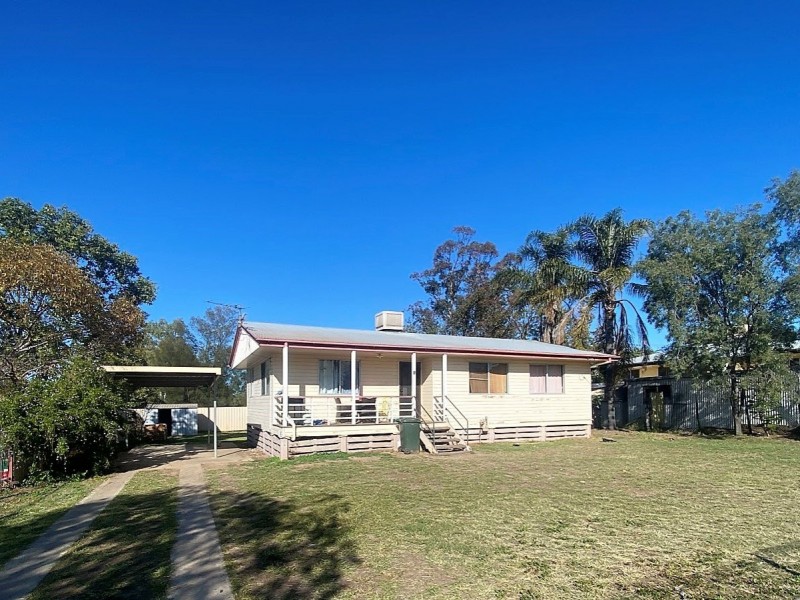 8 Foott Street, Roma QLD 4455