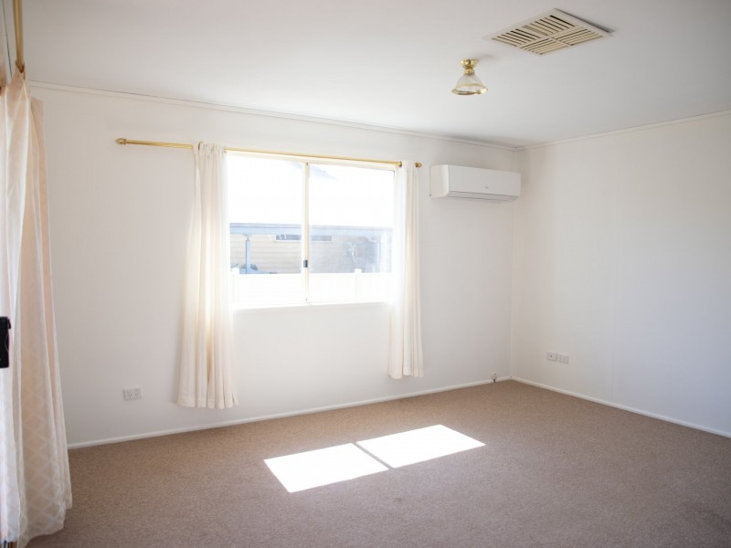 17 Alex Parade, Roma QLD 4455