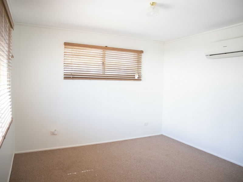 17 Alex Parade, Roma QLD 4455