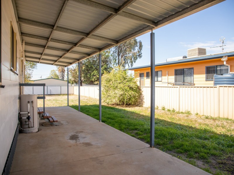 17 Alex Parade, Roma QLD 4455