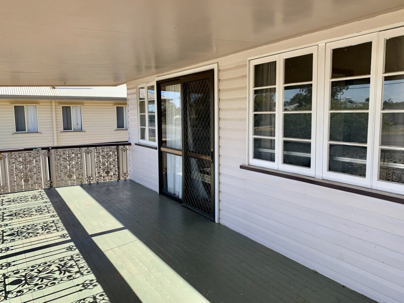 110 Miscamble Street, Roma QLD 4455
