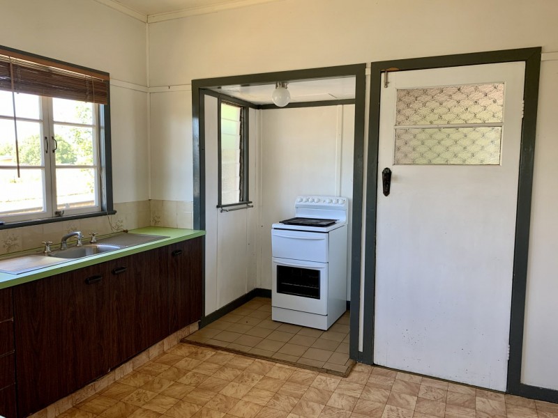 110 Miscamble Street, Roma QLD 4455